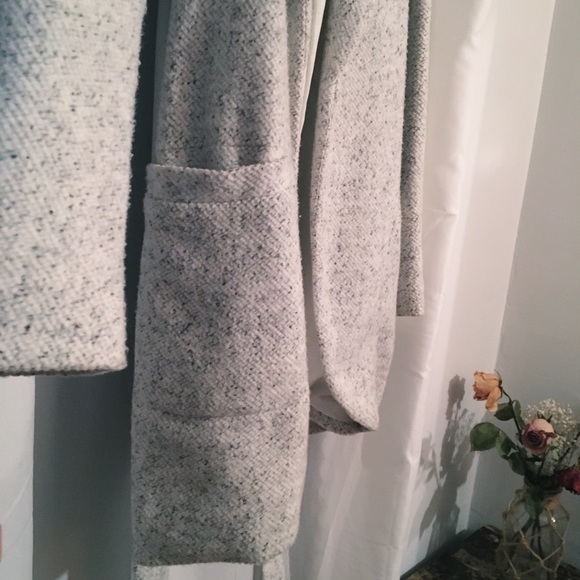 Grey and White Fall Overcoat w/ Belt - Picture 5 of 6